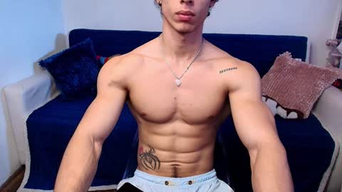 Snapshot of arnold_black69 chatting on December 11, 8:16 pm arnold black online show from December 11, 8:16 pm