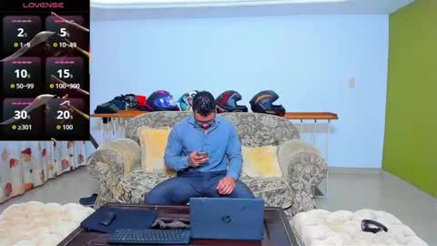 Snapshot of arnold_fit_hot98 chatting on October 6, 10:09 am Arnold fit hot98 online show from October 6, 10:09 am