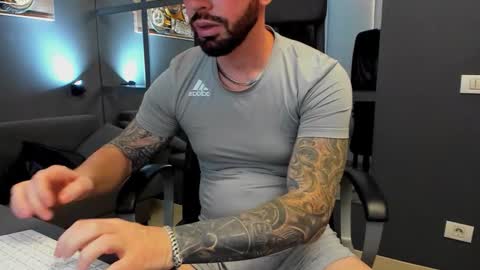 AronGrant online show from October 24, 9:22 am