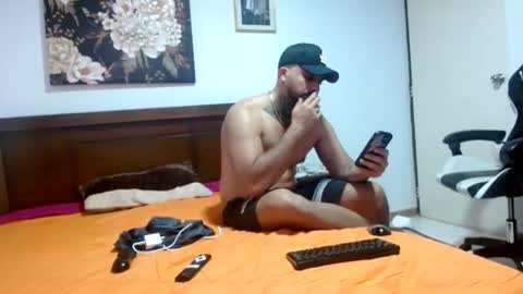 Snapshot of aronmiller404 chatting on September 21, 5:35 pm aronmiller online show from September 21, 5:35 pm