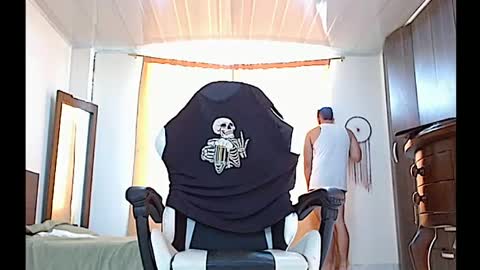 Snapshot of aronmiller404 chatting on March 9, 1:37 pm aronmiller online show from March 9, 1:37 pm