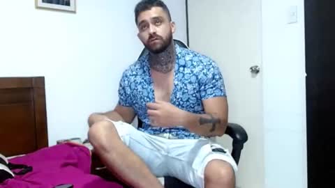 Snapshot of aronmiller404 chatting on September 28, 7:45 pm aronmiller online show from September 28, 7:45 pm