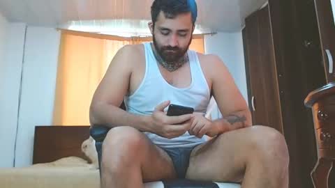 Snapshot of aronmiller404 chatting on January 19, 10:17 pm aronmiller online show from January 19, 10:17 pm