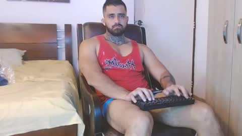 Snapshot of aronmiller404 chatting on December 8, 4:39 pm aronmiller online show from December 8, 4:39 pm