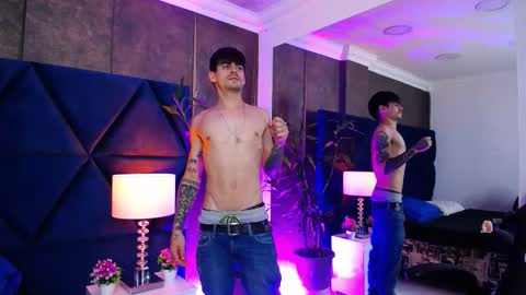 aronmuller_ online show from September 12, 5:51 am