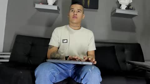 AROON HOT online show from February 4, 12:00 pm