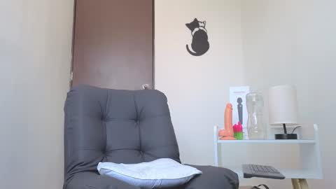   online show from October 22, 12:09 pm