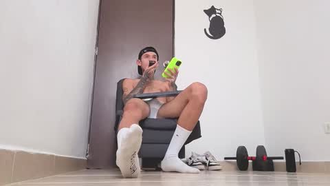   online show from November 8, 11:24 am