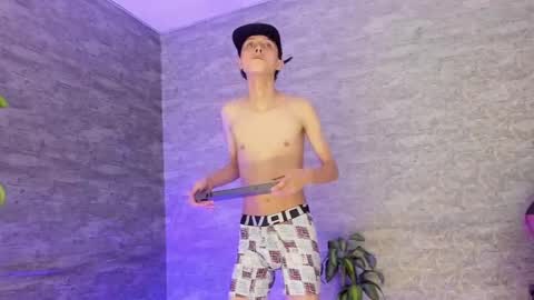 arthurcox_ online show from September 27, 8:17 pm