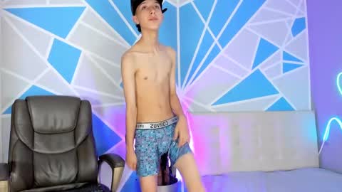 arthurcox_ online show from October 11, 7:07 pm