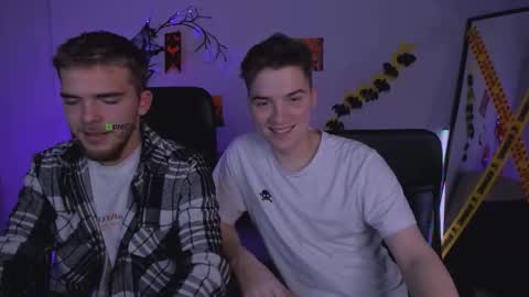 ash_raven_ online show from November 2, 8:13 pm