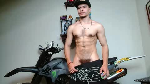 ash_wingrant online show from October 25, 6:42 pm