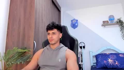 Snapshot of ashton_coleman_ chatting on January 19, 11:10 pm my name real is camilo online show from January 19, 11:10 pm