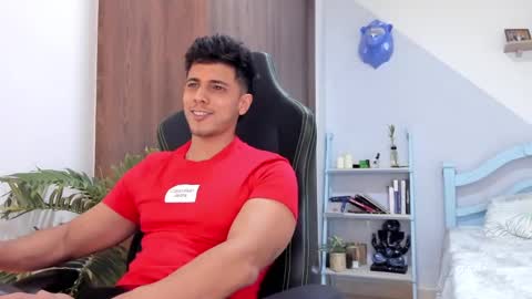 Snapshot of ashton_coleman_ chatting on December 21, 7:03 am my name real is camilo online show from December 21, 7:03 am