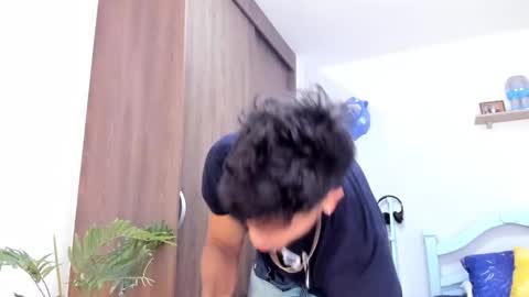 Snapshot of ashton_coleman_ chatting on January 17, 6:25 pm my name real is camilo online show from January 17, 6:25 pm