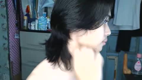 asian_babyboi online show from October 15, 11:51 am