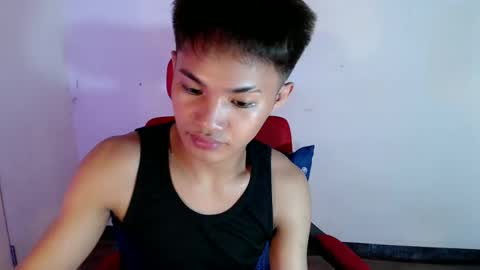 asian_lover05 online show from May 22, 4:23 pm