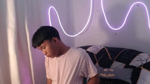 Snapshot of asian_prince_of_cock chatting on September 25, 9:19 am Prince online show from September 25, 9:19 am