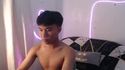 Snapshot of asian_prince_of_cock chatting on September 14, 9:33 am Prince online show from September 14, 9:33 am