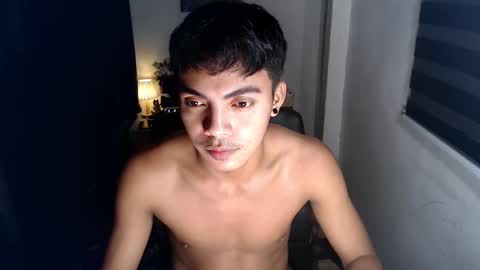 Snapshot of asianboyhunt chatting on December 10, 12:23 am Fev online show from December 10, 12:23 am