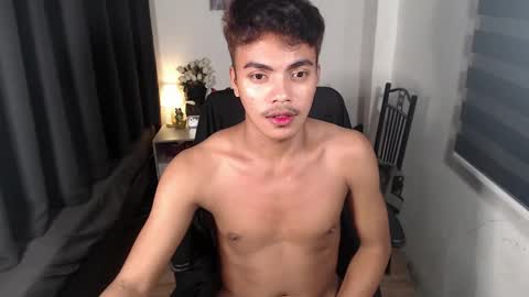 Snapshot of asianboyhunt chatting on January 9, 9:58 pm Fev online show from January 9, 9:58 pm