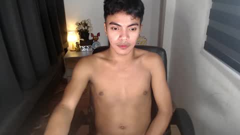 Snapshot of asianboyhunt chatting on December 9, 1:07 am Fev online show from December 9, 1:07 am