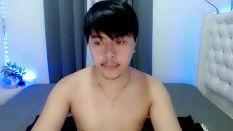 Snapshot of asianroy_x chatting on January 6, 4:02 pm Roy online show from January 6, 4:02 pm