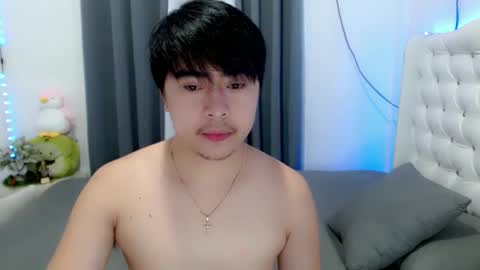 Snapshot of asianroy_x chatting on January 26, 3:03 pm Roy online show from January 26, 3:03 pm