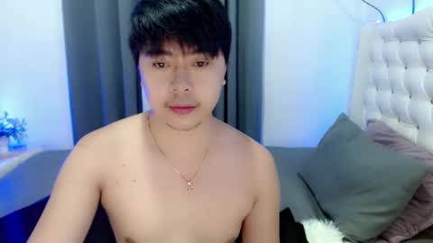 Snapshot of asianroy_x chatting on January 9, 1:56 pm Roy online show from January 9, 1:56 pm