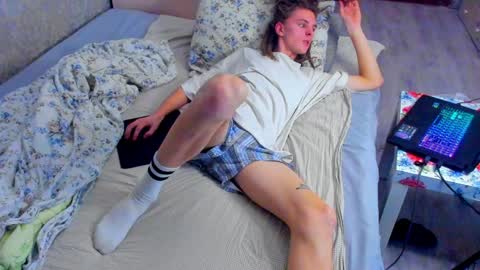 Snapshot of asphalt_surfer chatting on December 24, 11:06 am asphalt surfer online show from December 24, 11:06 am