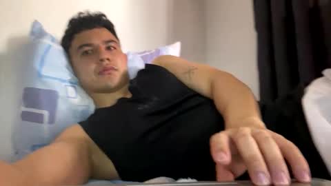 Robin online show from October 12, 4:45 pm