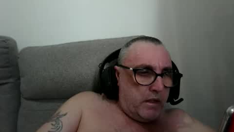 aussie_ozzie online show from May 15, 3:26 am