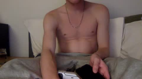 aussieblondetwink online show from December 30, 12:42 pm
