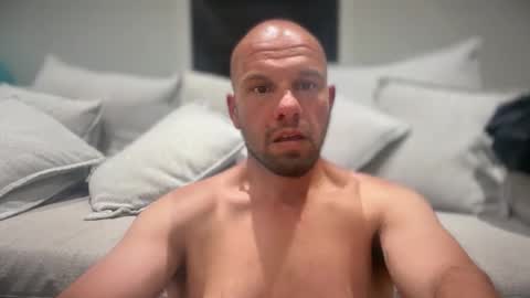 aussieboycal online show from April 17, 12:30 pm