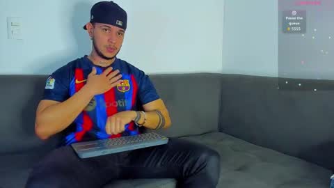 A online show from October 14, 12:39 am