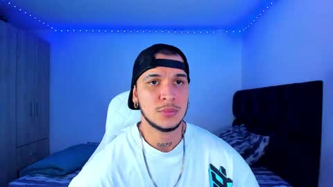 Snapshot of austin_curry chatting on December 16, 12:48 am A online show from December 16, 12:48 am