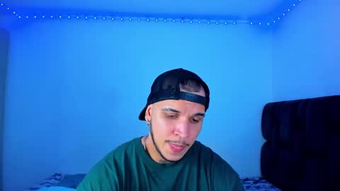 Snapshot of austin_curry chatting on December 20, 10:54 pm A online show from December 20, 10:54 pm