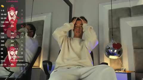 austinreeds online show from March 16, 11:58 am