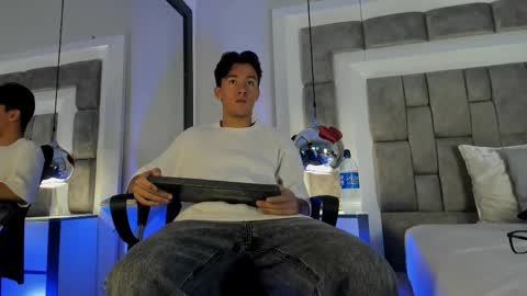 austinreeds online show from March 2, 12:01 pm