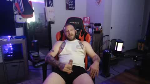 Snapshot of averageguy23231 chatting on January 27, 9:22 pm DavidGames online show from January 27, 9:22 pm