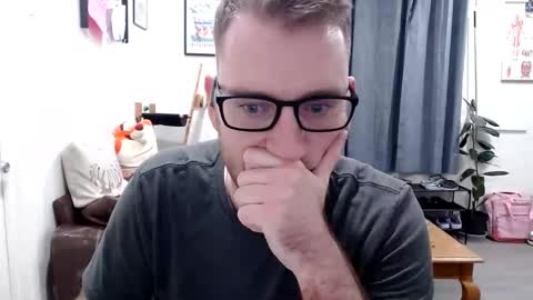 averagepenisalex online show from December 20, 1:35 am