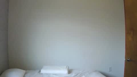 Avery online show from April 2, 11:23 pm