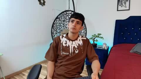 Snapshot of axel_draven chatting on October 4, 12:21 pm axel_draven online show from October 4, 12:21 pm