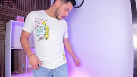 axel_grey_ online show from October 7, 1:15 pm