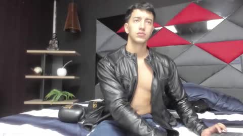 axel_hendrick online show from February 14, 11:49 am