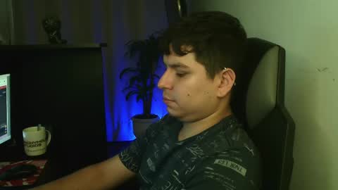 Axel online show from April 14, 6:07 pm