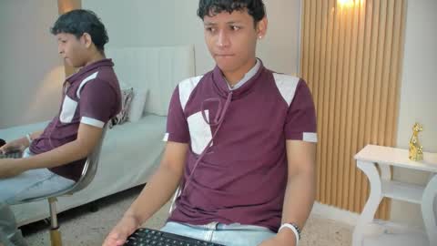 Alex online show from October 12, 3:33 am