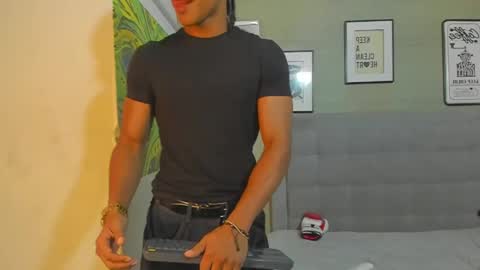 AXEL SILVA online show from October 10, 1:05 pm