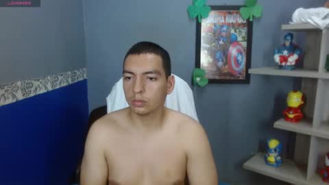 axel_stones_ online show from October 31, 5:38 pm