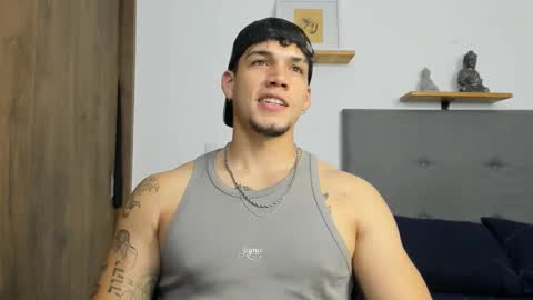 INDEPENDENT MODEL  online show from October 19, 6:28 am